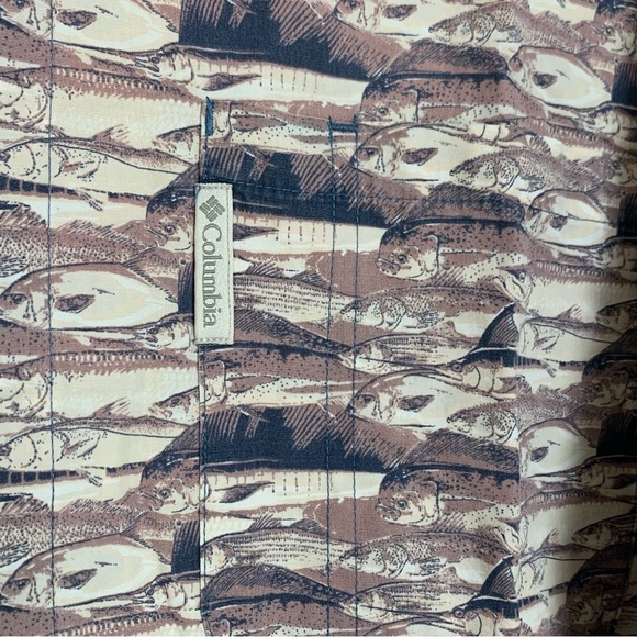 Columbia Fish Print Shirt size XL EUC - Picture 5 of 6